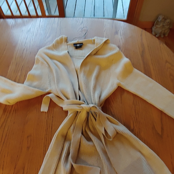 Sweaters - Picture 2 of 2